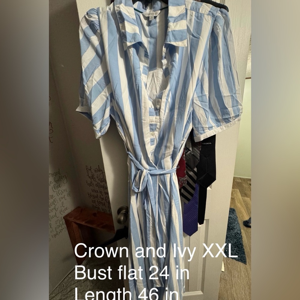 Crown and Ivy Midi Elbow Sleeve Dress